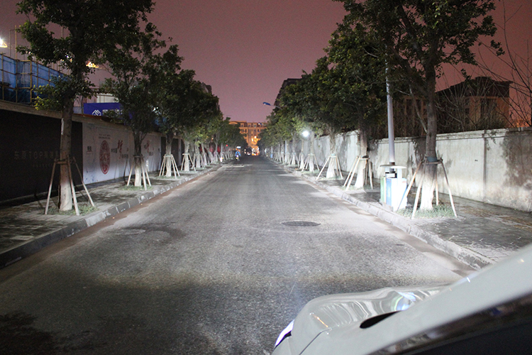 成都天一車燈海拉5氙氣燈透鏡遠光實拍