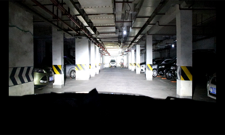 成都天一車燈格界LED雙光透鏡遠光實拍
