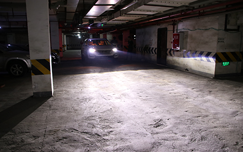 現(xiàn)代新勝達(dá)車(chē)燈改裝升級(jí)