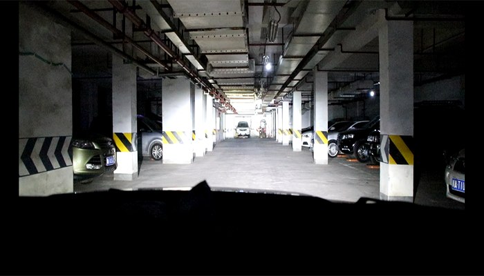 成都天一車(chē)燈改裝格界LED雙光透鏡遠(yuǎn)光實(shí)拍