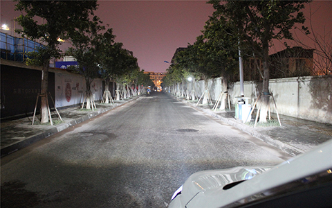 成都天一車燈歐司朗氙氣燈透鏡遠(yuǎn)光實拍