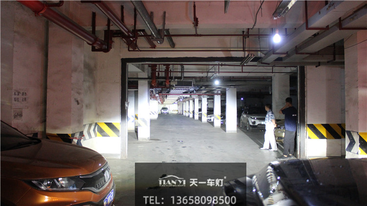 成都天一車燈福特猛禽改車燈改裝保力獅Laser激光大燈遠(yuǎn)光實(shí)拍