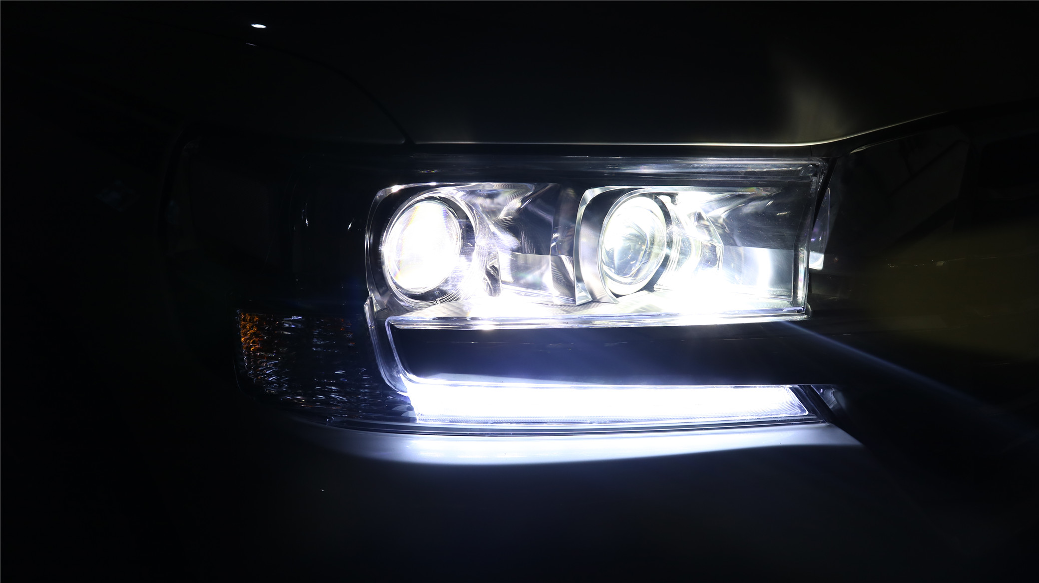 日行燈及大燈效果展示