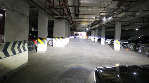 jeep大指揮官車燈改裝激光大燈后近光效果展示