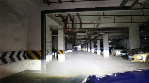 瑪莎拉蒂吉博力車燈改裝完成后遠(yuǎn)近光效果實(shí)拍