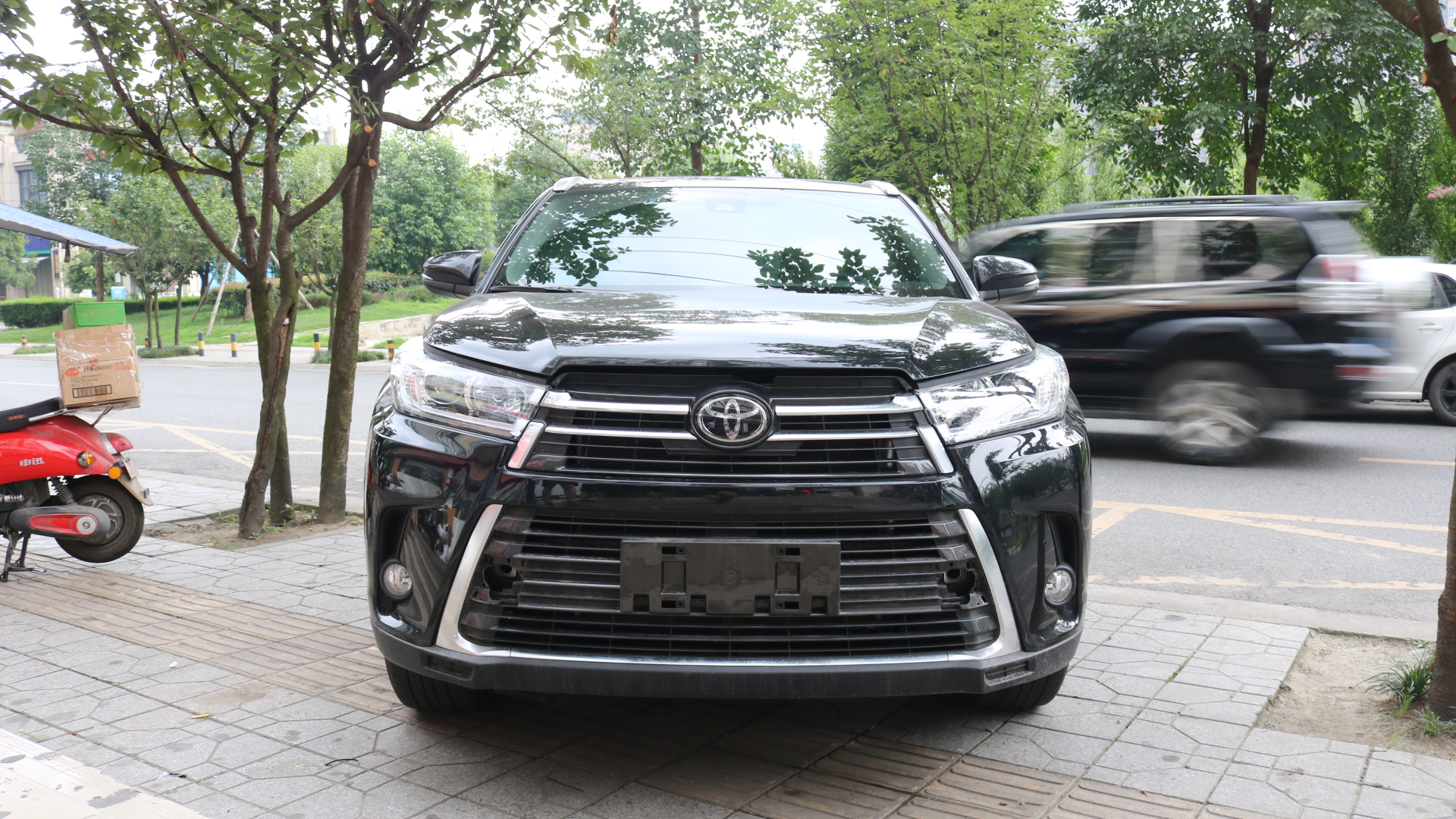 成都漢蘭達(dá)車燈改裝-天一車燈