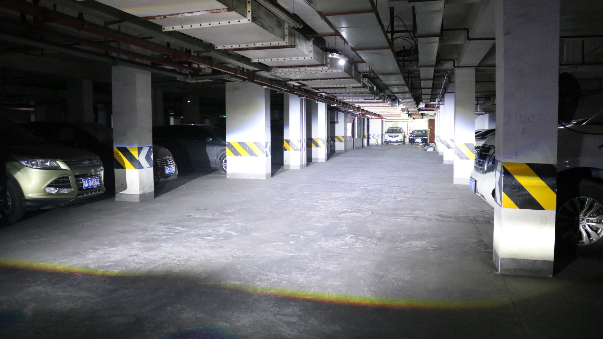 改裝完成后遠(yuǎn)近光效果展示