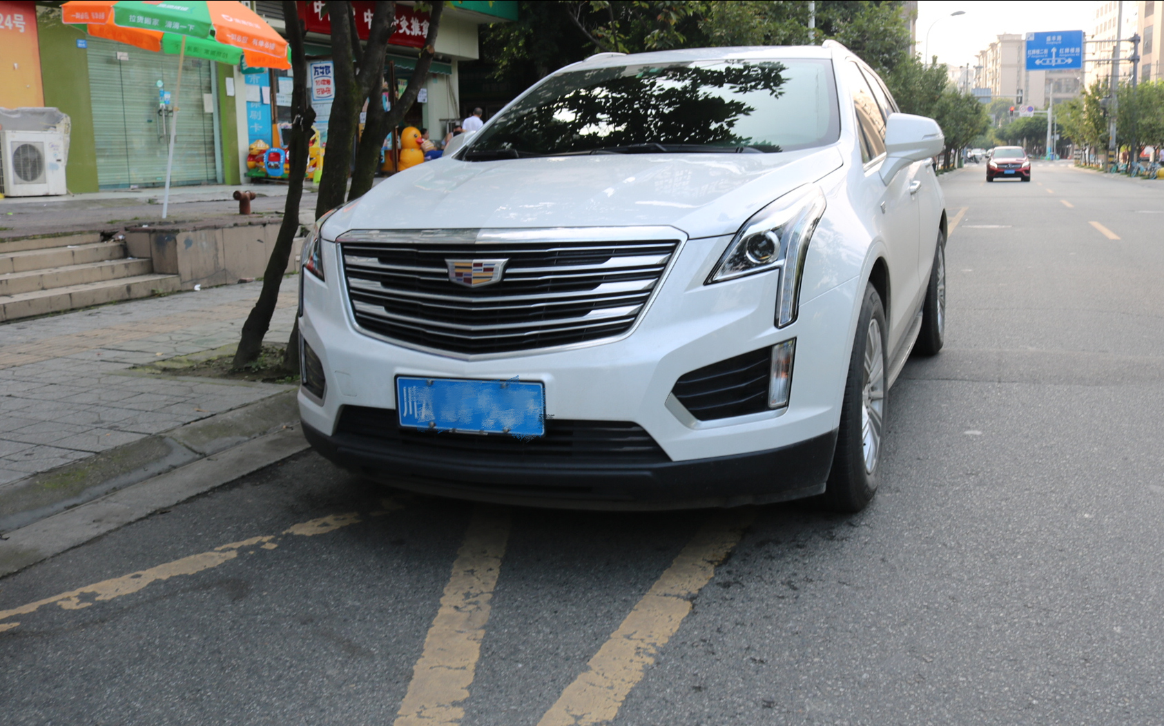 成都天一車(chē)燈改裝凱迪拉克XT5大燈