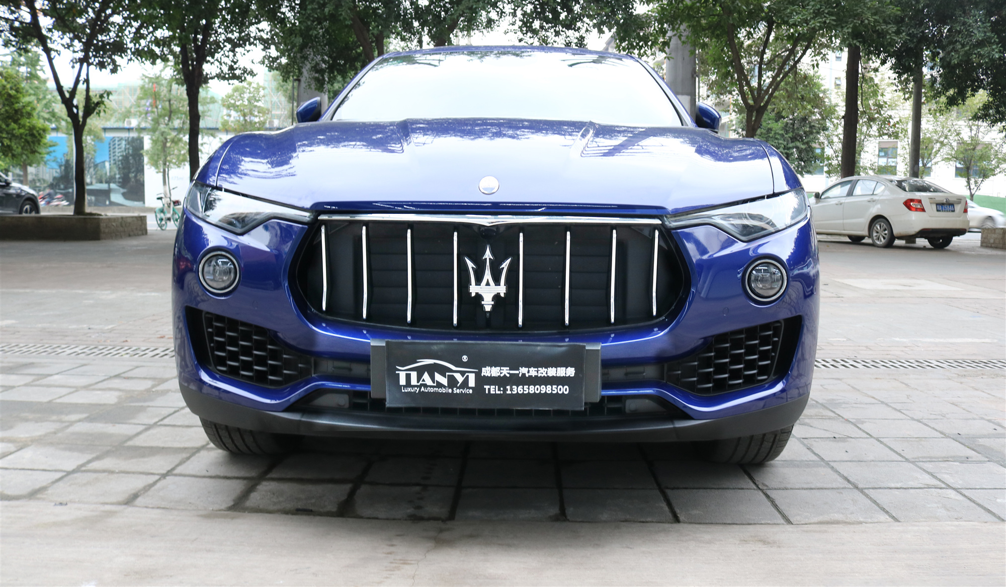 瑪莎拉蒂萊萬(wàn)特車(chē)燈改裝激光大燈